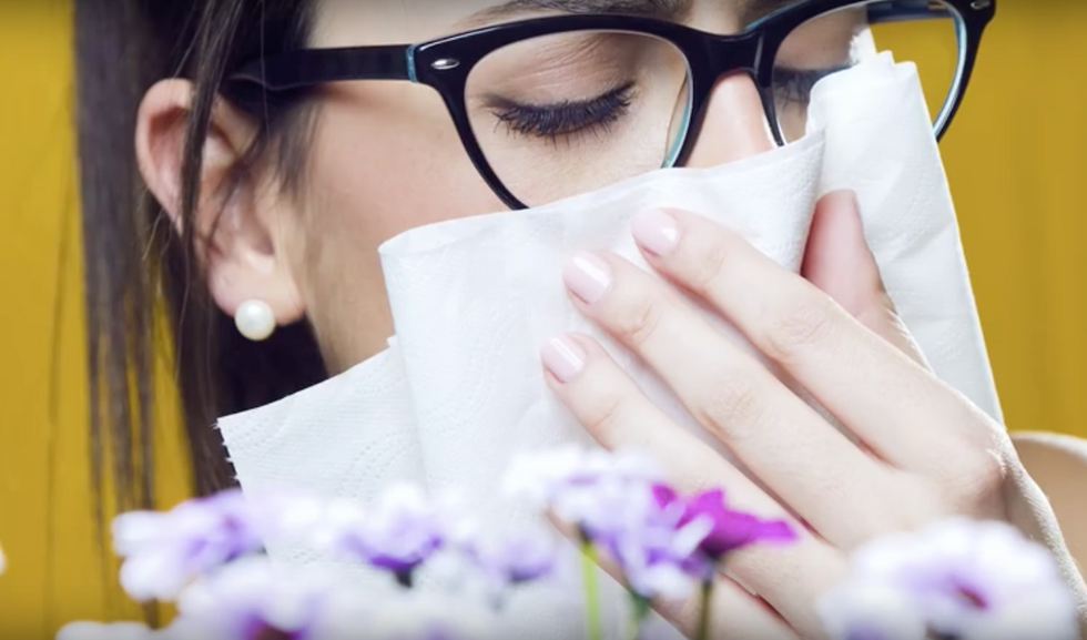 The 5 Gifs That Describe What It's Like To Be Allergic to Pollen