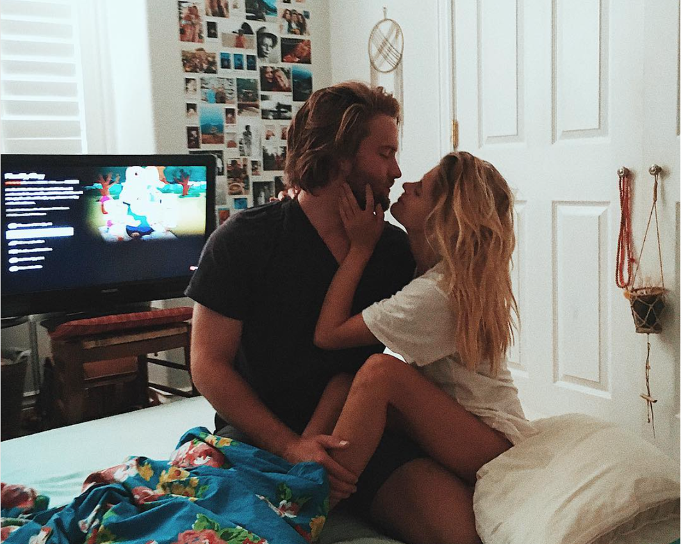 6 Netflix Movies For The Hopeless Romantic, It's Time To Hopefully Binge The Best Feel-Good Flicks