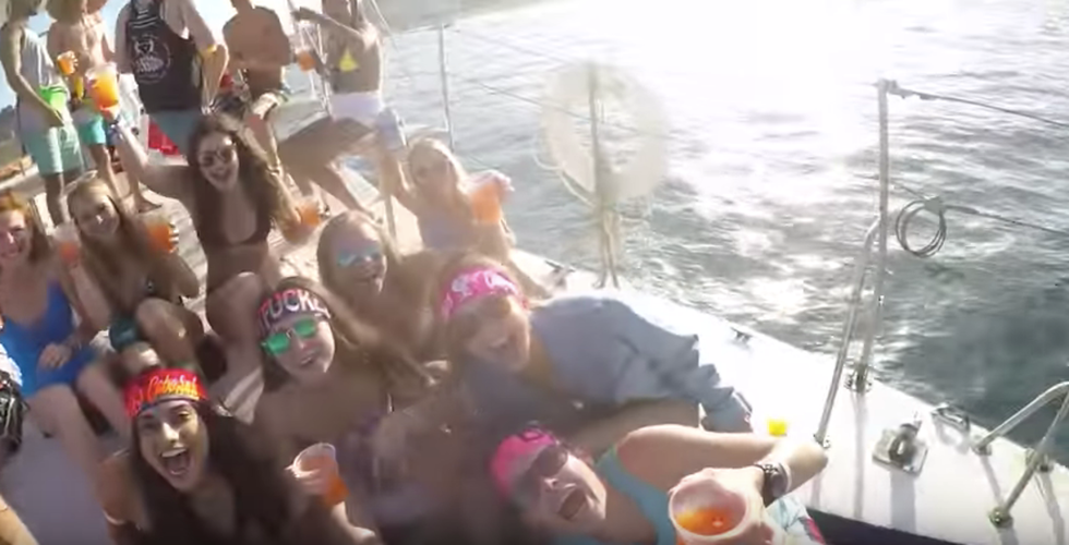 To The College Students Working Over Spring Break, It Sucks But Keep On Grinding