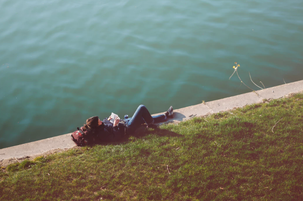 6 Books All College Girls Must Read This Spring