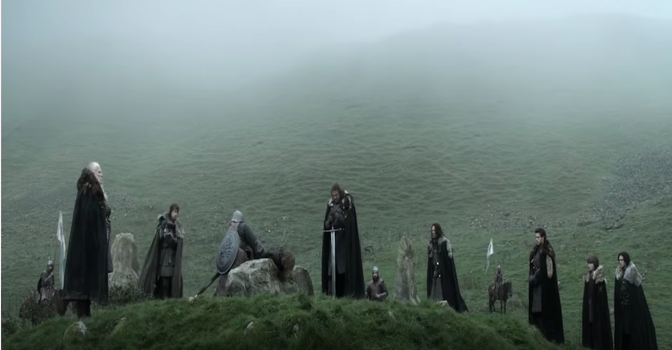 36 Thoughts Everyone Has While Watching The First Episode Of 'Game Of Thrones'