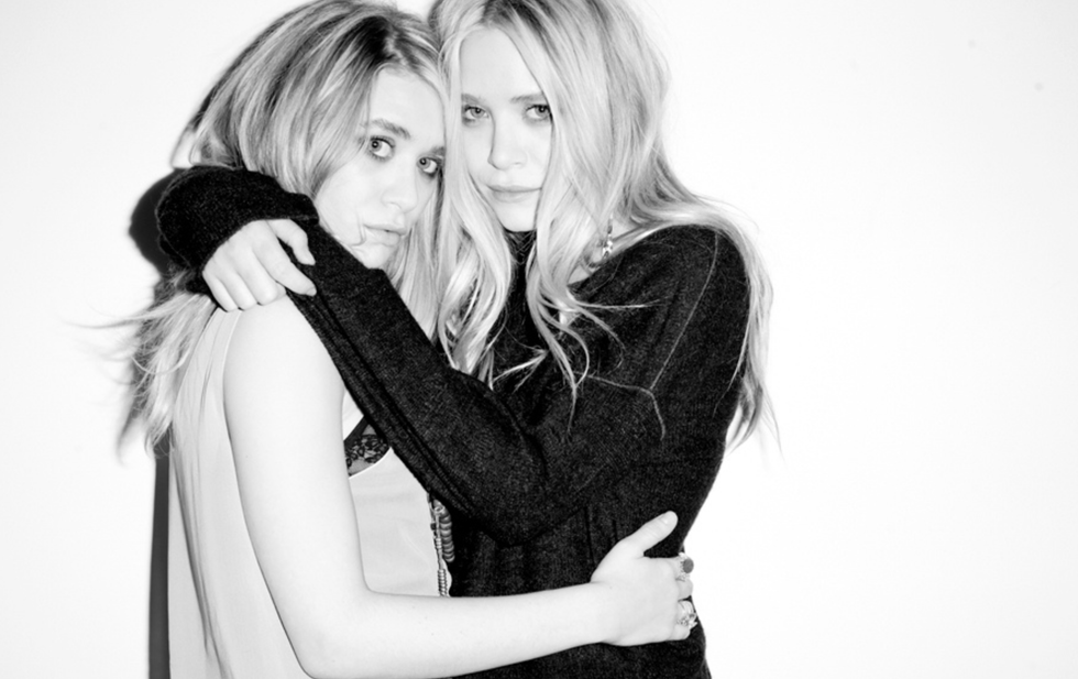 The 5 Best Parts About Having A Twin That Isn't Really Your Twin