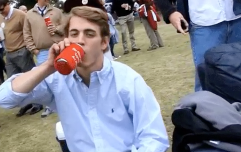 15 People You'll Meet On Your Small Campus, Because You Couldn't Avoid Them If You Tried