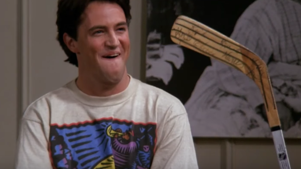 25 Reasons Every Girl NEEDS A Chandler Bing-Type Boyfriend
