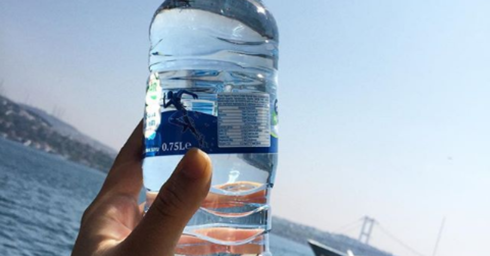 15 Changes I Noticed In My Body After Drinking A LOT Of Water For 2 Weeks