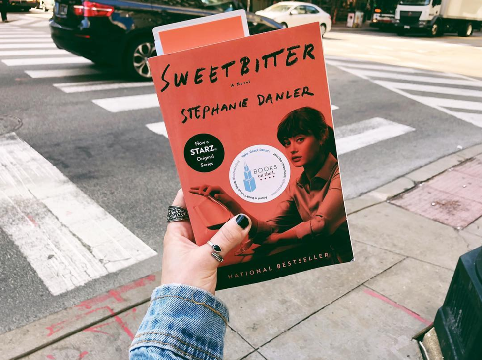 Chicagoans, Books May Be Coming To An 'L' Stop Near You