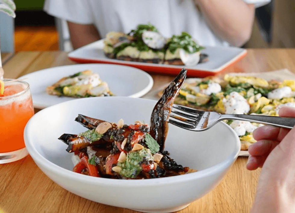 5 Chicago Restaurants That Will Satisfy Vegetarians, Vegans, And Carnivores Alike