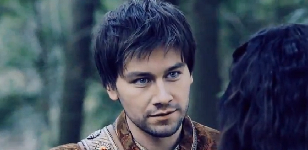 10 Heartthrobs That Will Have You Itching To Run Your Fingers Through Their Luscious Locks