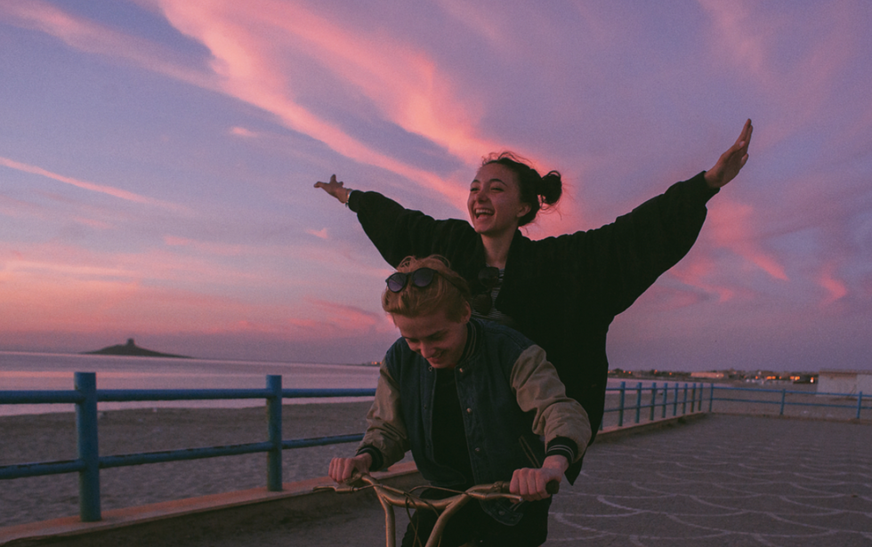 30 Romantic Things To Add To You And Your Boo's Summer Bucket List