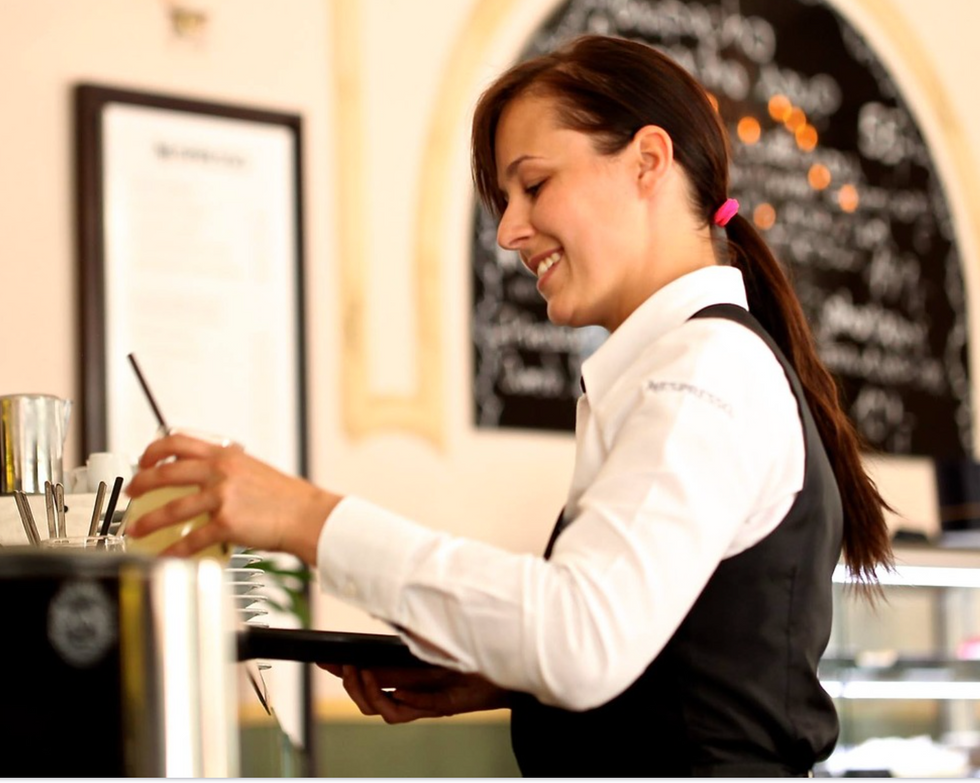 8 Thoughts Every Server Has During One Of 'Those' Shifts