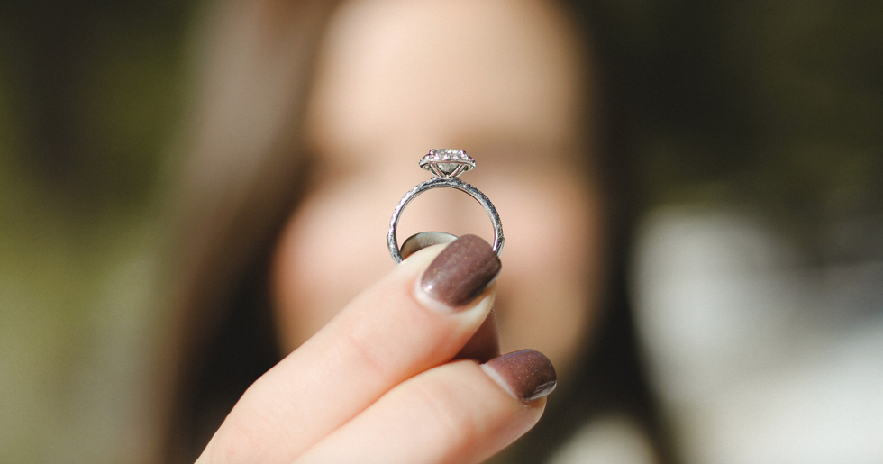 7 Questions Girls Who Never Wear Jewelry Have When They Get Engaged