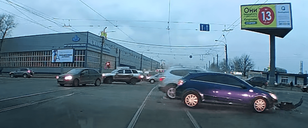 Fact: If You Drive Distracted, You're An Idiot