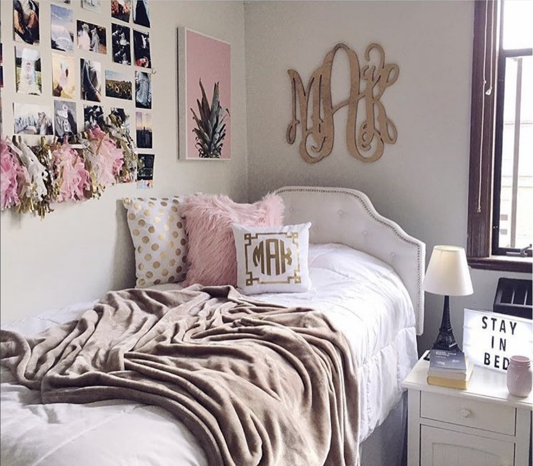 6 Things Everyone Needs in their college dorm room