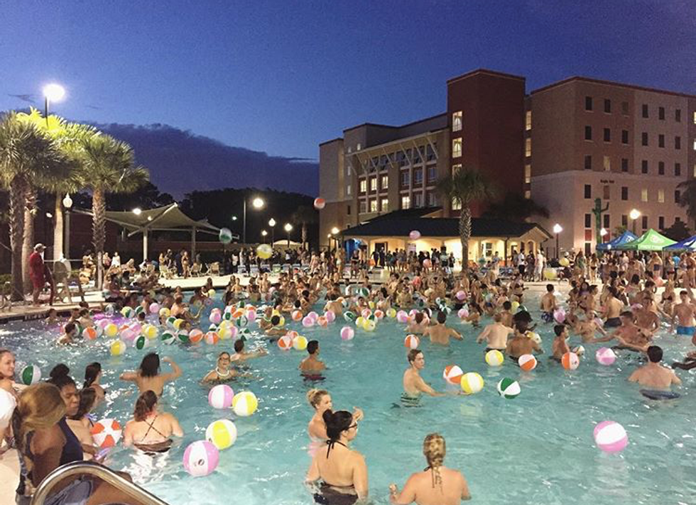 20 Easy Places To Make New Friends At FGCU