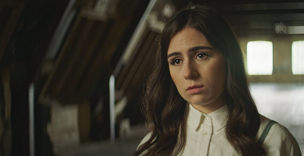 6 Reasons Dodie's Music Videos Are Absolutely Groundbreaking