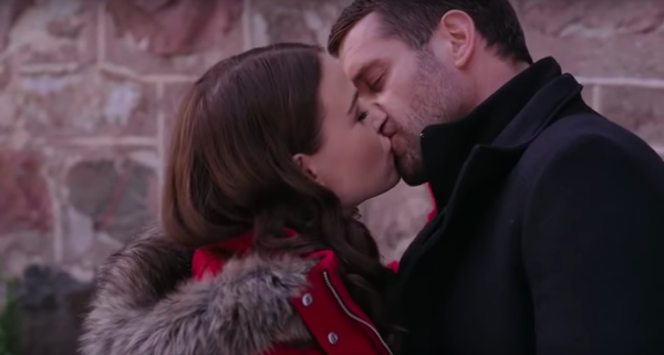 The 25 Rules Of Love Every College Girl Needs To Follow According To Every Hallmark Christmas Movie