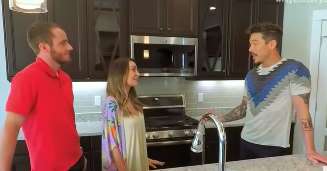 11 Thoughts You Definitely Have While Watching HGTV