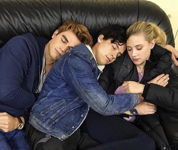 7 Signs Your Single Friend Might Be Better At Dating Than You