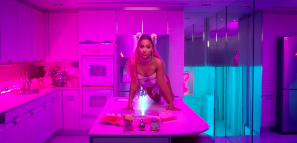 A Breakdown Of '7 Rings' By Ariana Grande