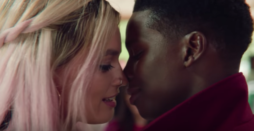 5 Reasons That Everyone Needs To Watch Netflix's 'Sex Education' Right Now