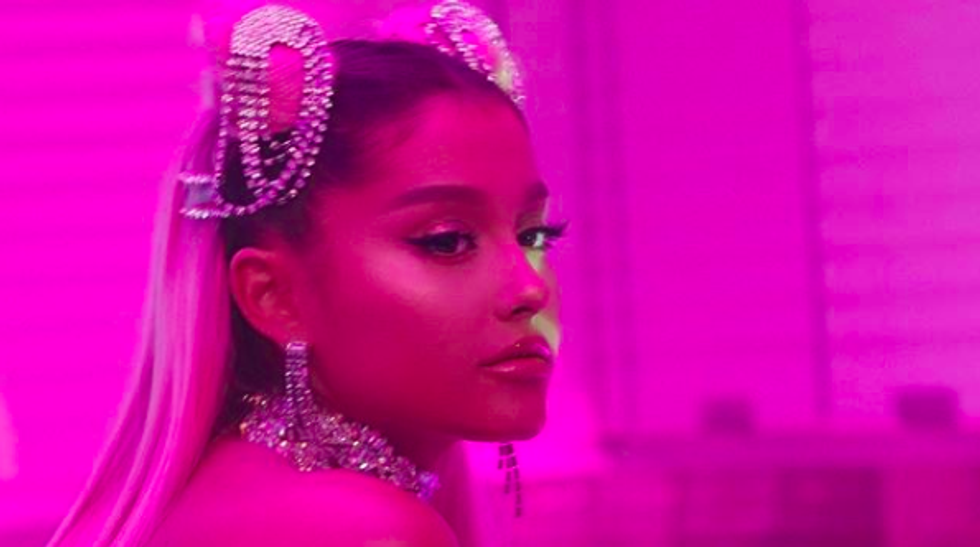 Ariana Grande's Album 'Thank U, Next' Is The Guide To The 5 Stages Of Grief After A Break Up