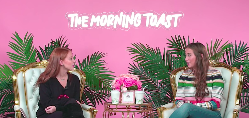 5 Girl Boss Podcasts For Your Walk To Class