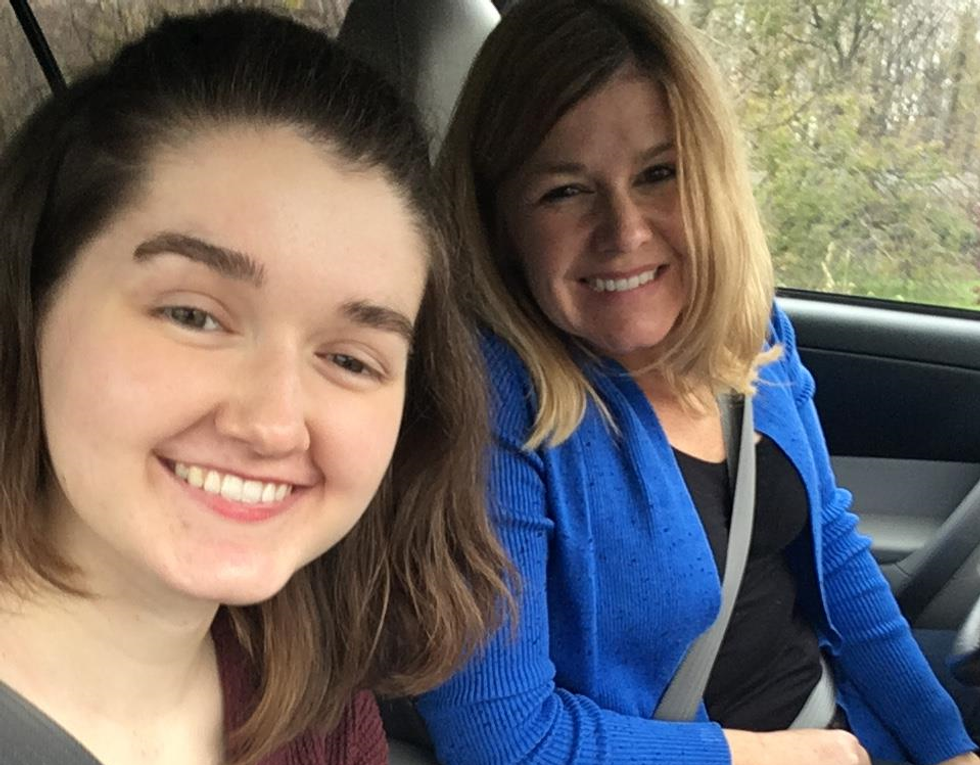 10 Things You Still Do In Your 20s If You Are Totally, And Unapologetically, A 'Momma's Girl'