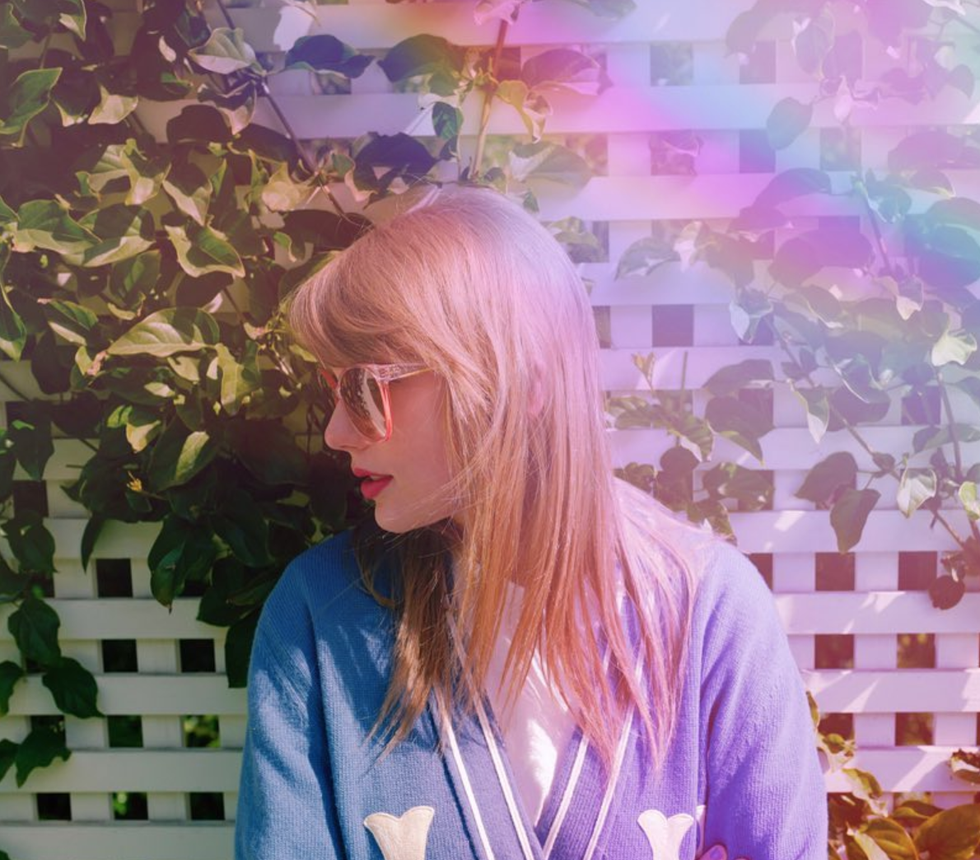 Taylor Swift Is Counting Down To Something And We're 'Ready For It'