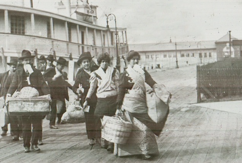 The Chicago Organization That Has Helped Immigrants For 150 Years Deserves More Love