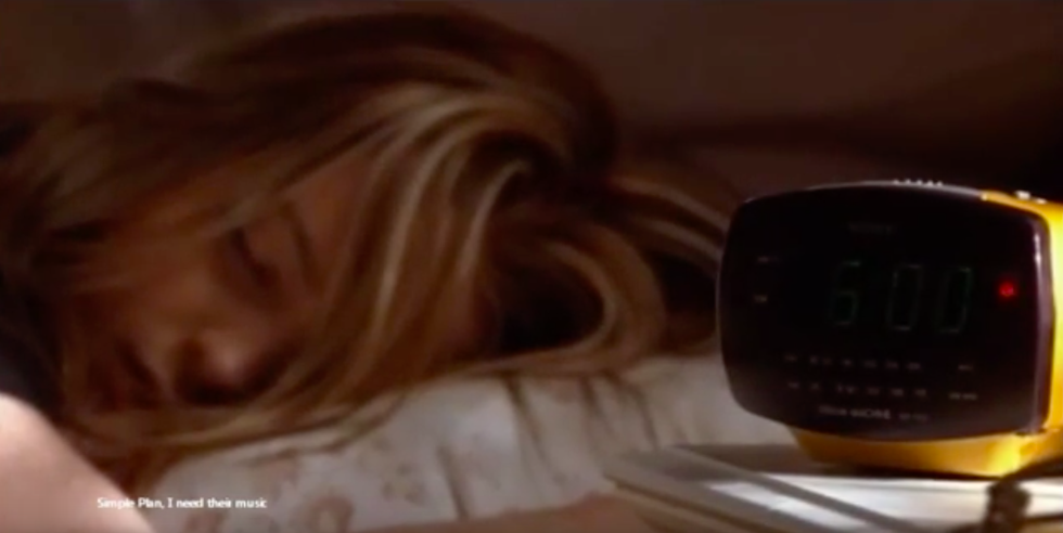 35 Thoughts You Have While Getting Up And Going To Your 8:00 A.M. Class