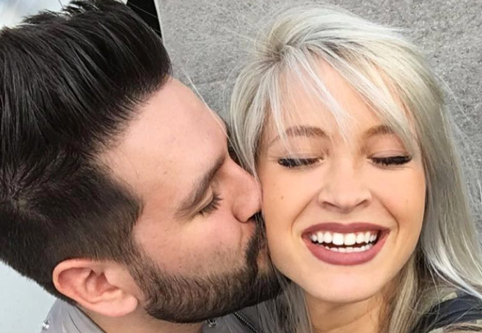 4 Romantic Country Lyrics That'll Make Any Girl's Heart Sing For A Forever Kind Of Love