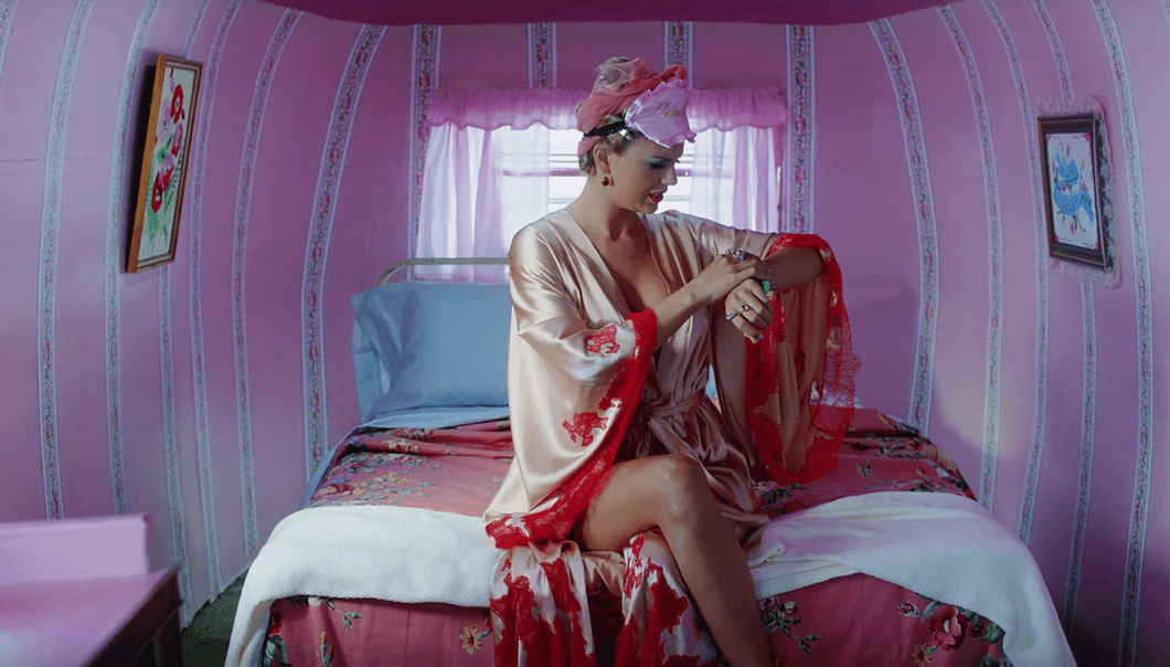 Looking Good 24/7 And 13 Other Things You HAVE To Deal With As A Woman In 2019