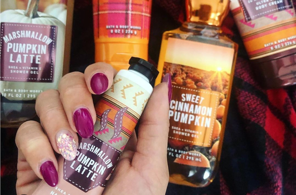 10 Holiday-Themed Bath & Body Works Lotions That'll Make You Smell Better Than A Christmas Cookie