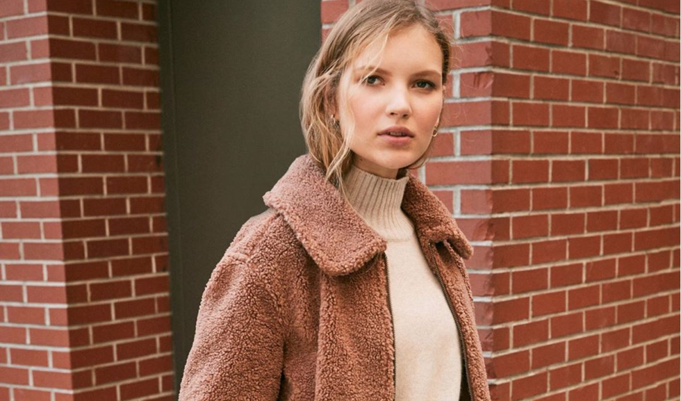 12 Fashion Steals Every College Girl Will Want To Tackle On Black Friday