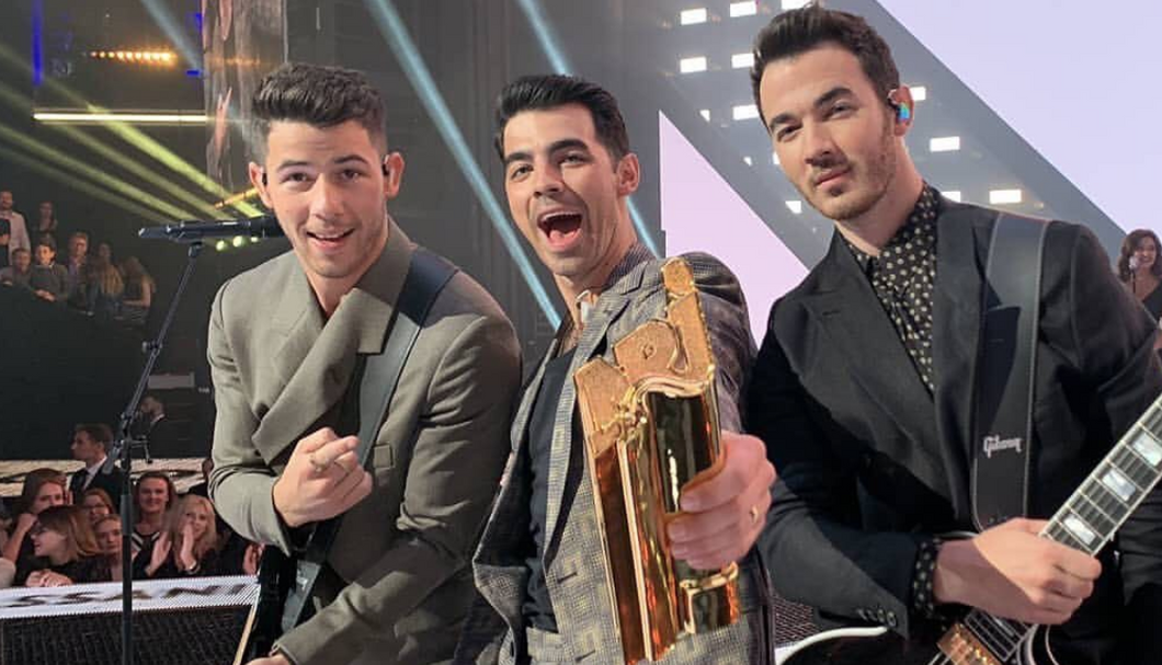 11 Thoughts All Jonas Brothers Fans Had When They Scored Their First GRAMMY Nomination Since 2009