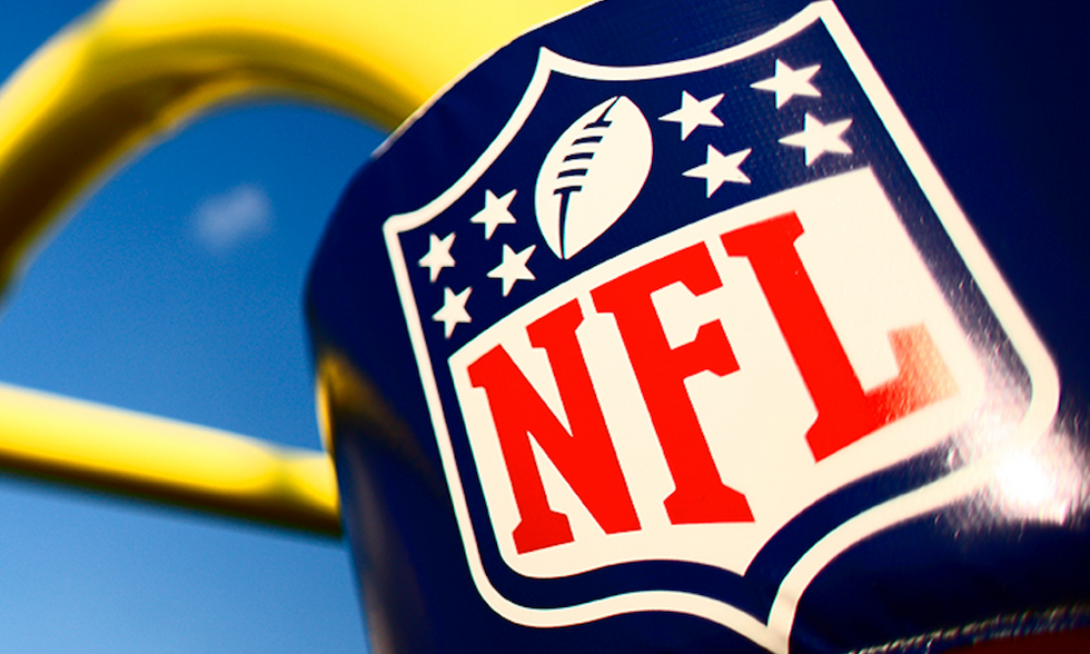 How to watch NFL games at the stadium? A guide to buying tickets and tips
