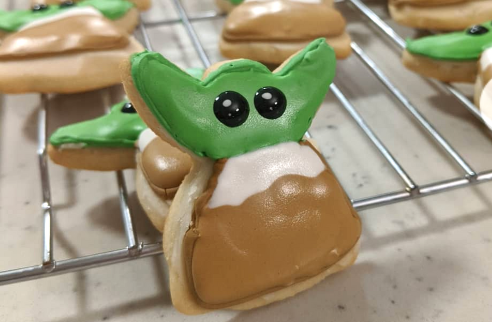 This Christmas Cookie Hack Will Turn Your Angels Into BABY YODAS