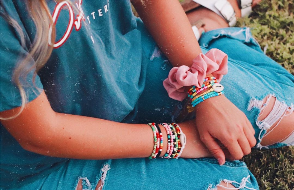 10 Things You Should NEVER Wear Or Own If You Don't Want To Be Labeled A 'VSCO Girl'
