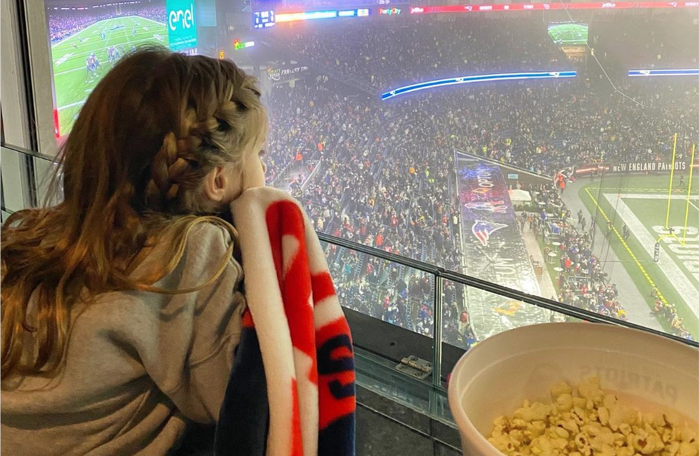 9 Things You'll Only Understand If You're The Girl Who Loves Football MORE Than The Guys