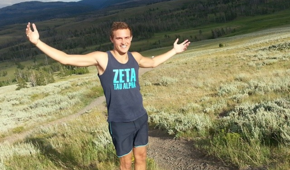 9 Times Peter From 'The Bachelor' Was Every Guy You've Swiped Left On Tinder