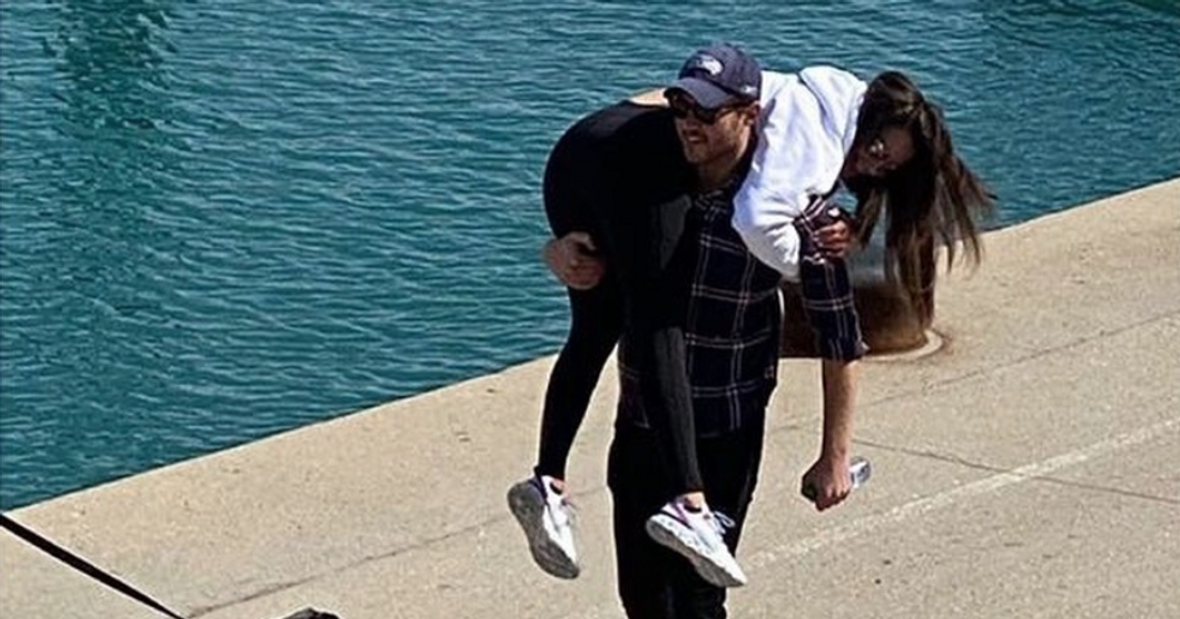 10 Questions We Have For Peter And Kelley After They Were Spotted One-On-One In Chicago