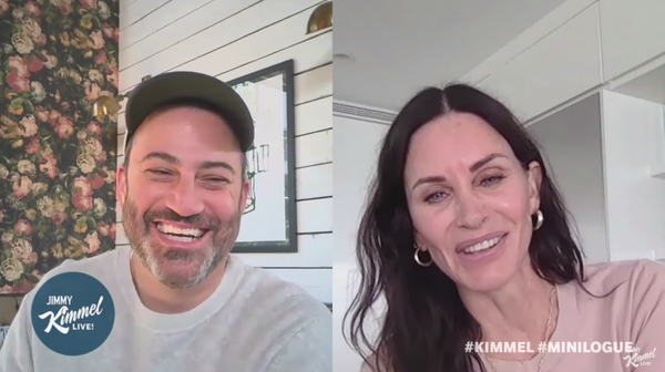 Courteney Cox Doesn't Remember Being On 'Friends' And We HOPE She's Bingeing These 18 Episodes