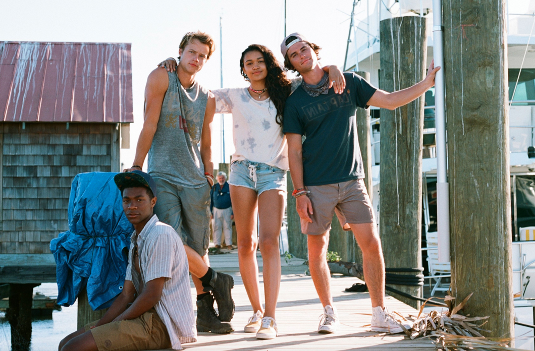 6 Reasons To Stop Everything And Watch Outer Banks on Netflix Right Now