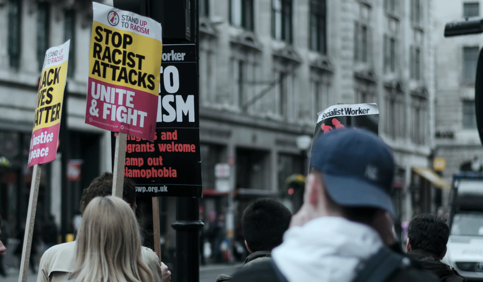 5 Steps To Dismantling The Implicit Racial Bias That's Embedded Inside You, Based On A Psychology Study