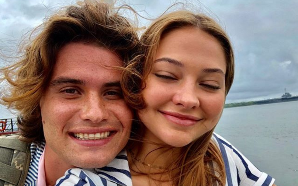 5 Reasons I'm STOKED 'Outer Banks' Stars Chase Stokes And Madelyn Cline Are Dating IRL