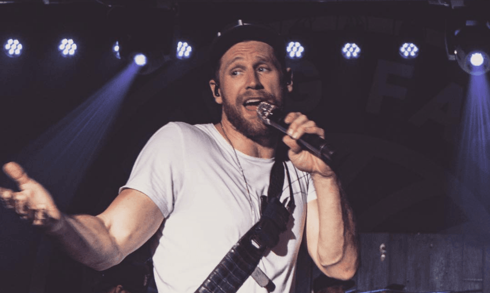 Victoria F’s Ex Chase Rice Holds Packed Concert In The Middle Of A ...
