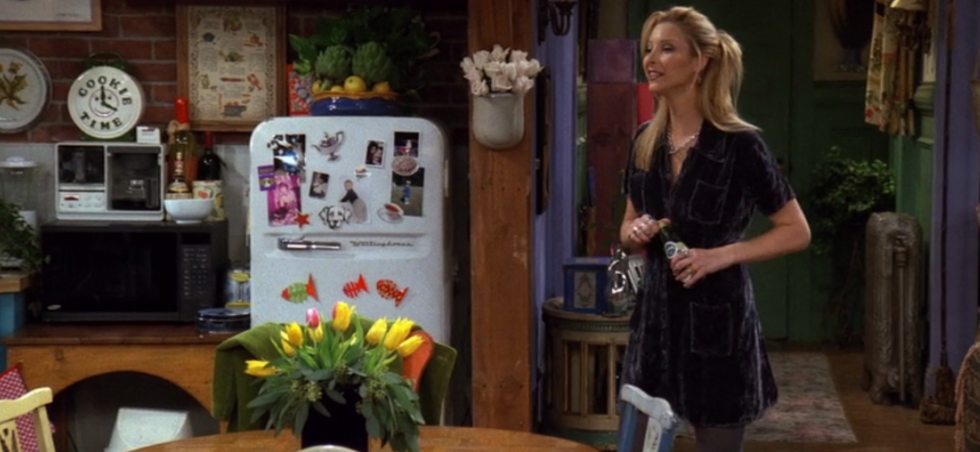 These Phoebe Buffay Outfits Prove She's A '90s Fashion Icon — We're Replicating EVERY Single One