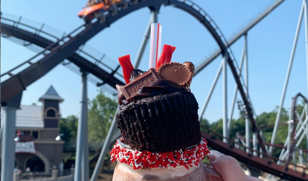 Hersheypark Is Every Chocolate And Roller Coaster Lover's DREAM — Here's Why It's My Favorite Place
