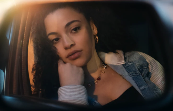 Body Dysmorphia Is A Sneaky Condition, But You Can See These 17 Signs Right Away