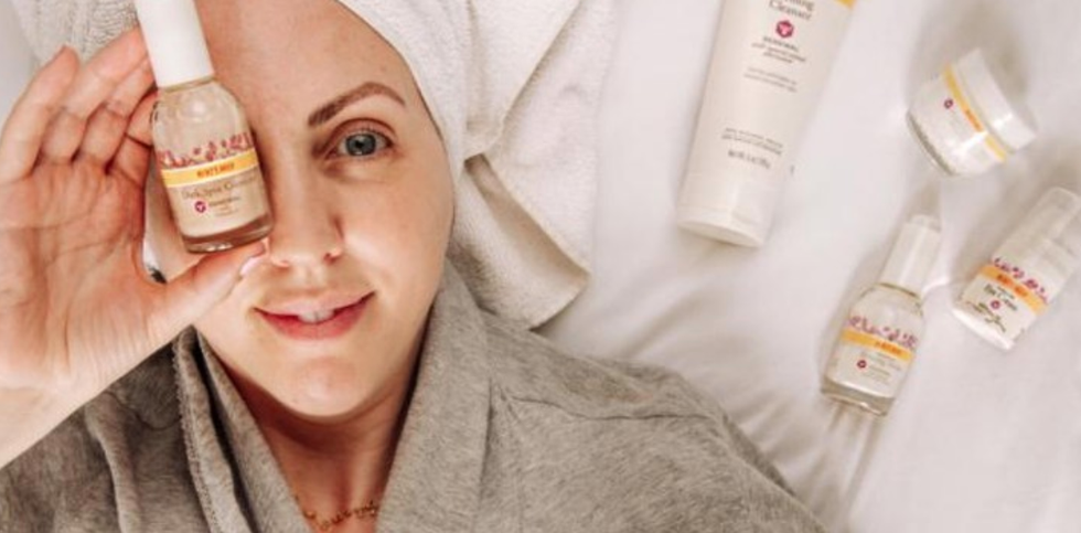 These 10 Clean Beauty Products Actually Work Wonders On My Lips, Hair, Skin, And Legs